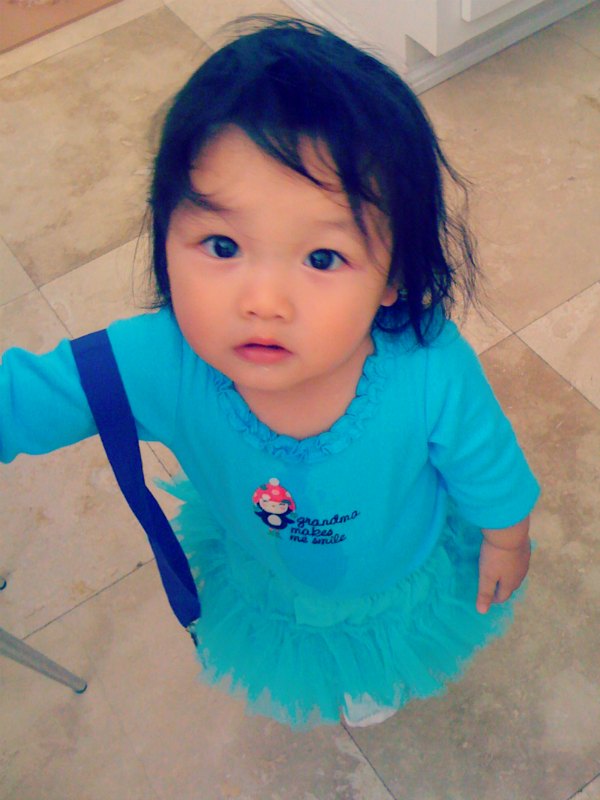 emma 19 mo messy hair