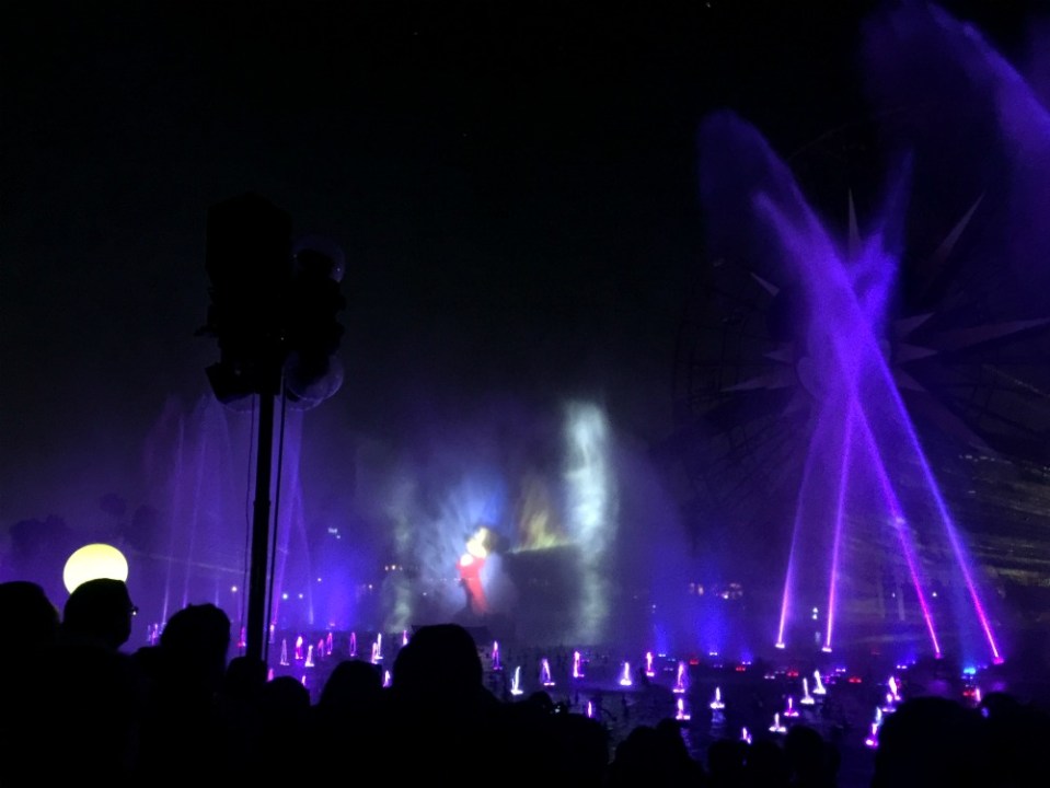 disneyland 18 world of color 2