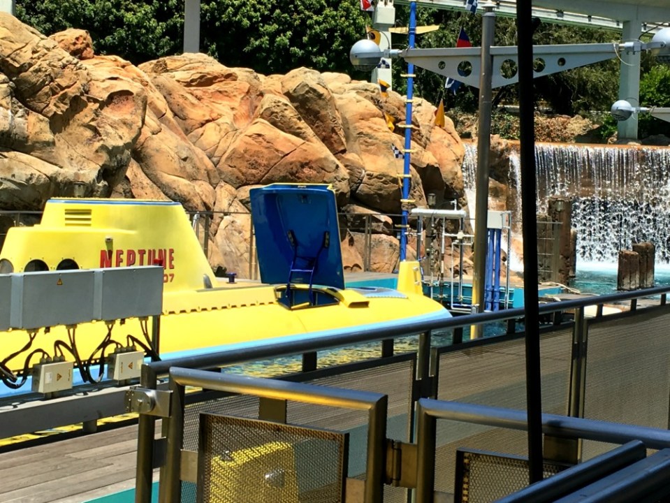 disneyland 22 nemo 1