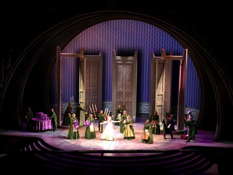 disneyland 6 frozen 2